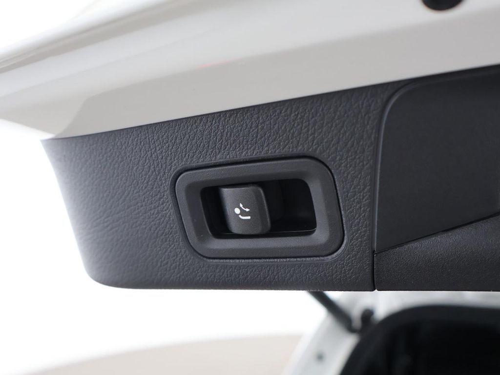 Mercedes-Benz B 220 2025