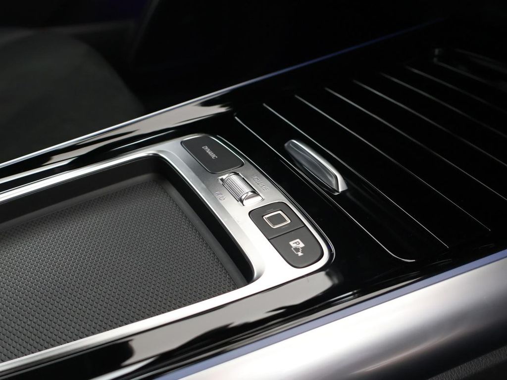 Mercedes-Benz B 220 2025