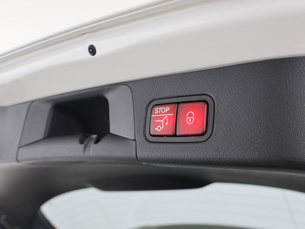 Mercedes-Benz B 220 2025