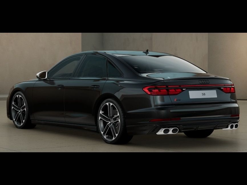 Audi S8