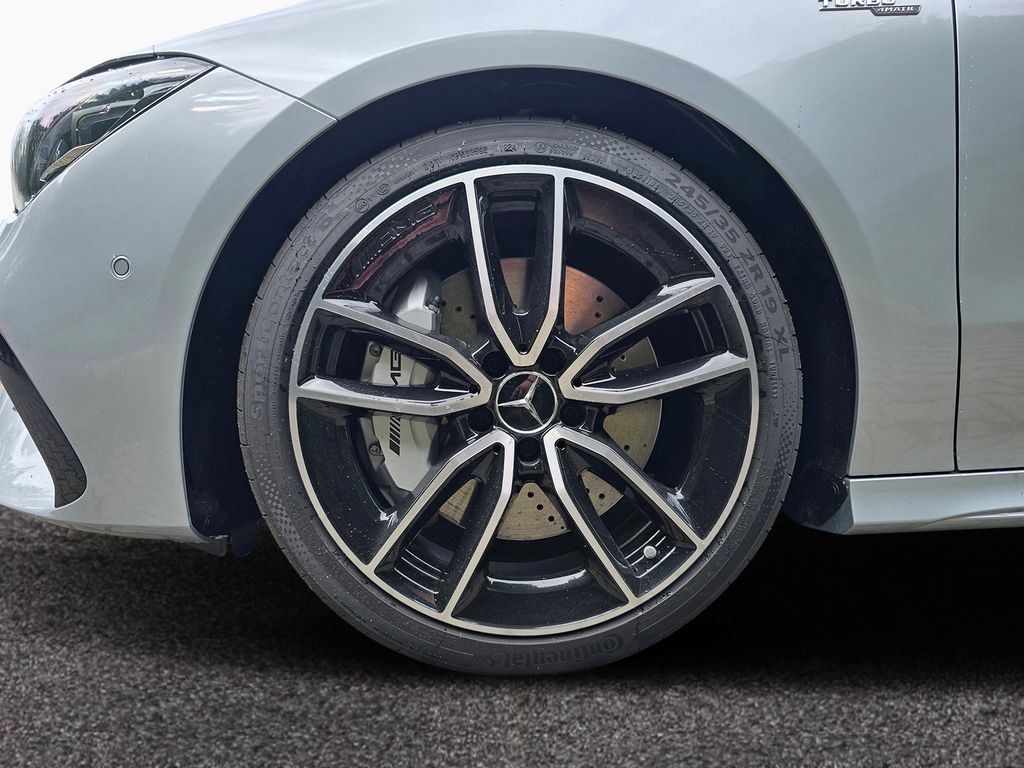 Mercedes-Benz CLA 35 AMG