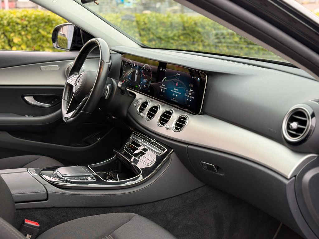 Mercedes-Benz E 300 2022