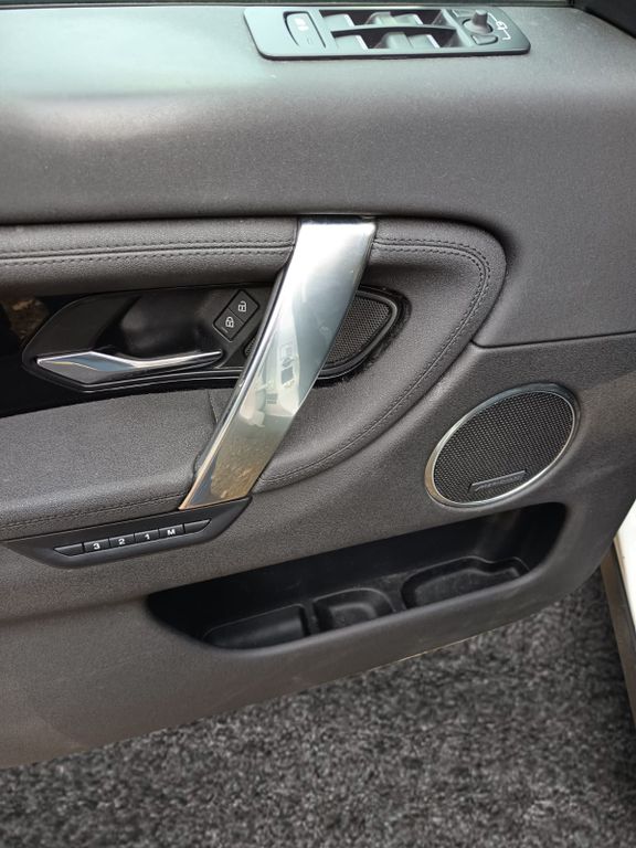 Land Rover Discovery 2022