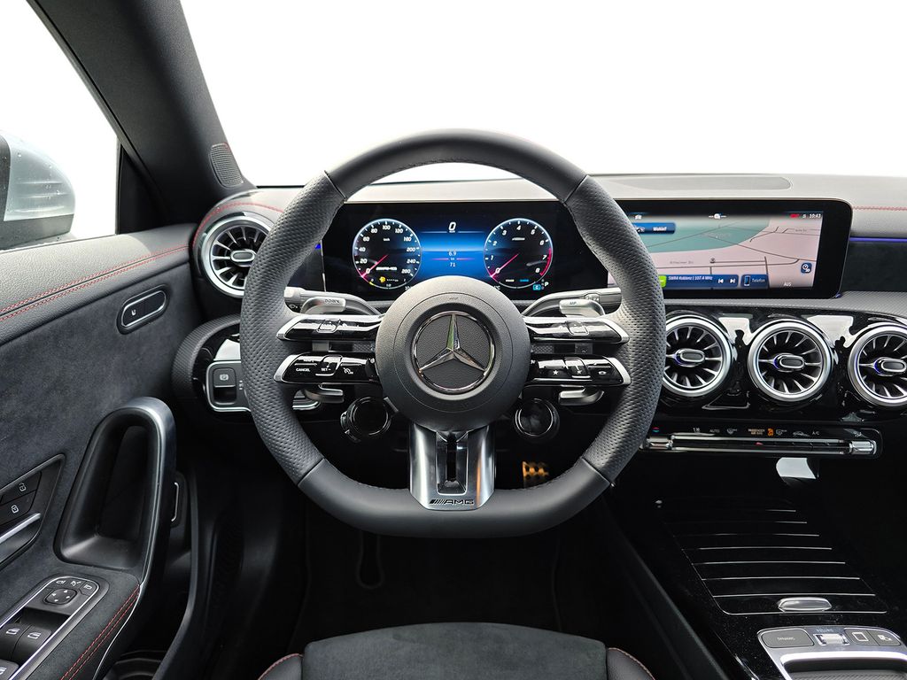 Mercedes-Benz CLA 35 AMG