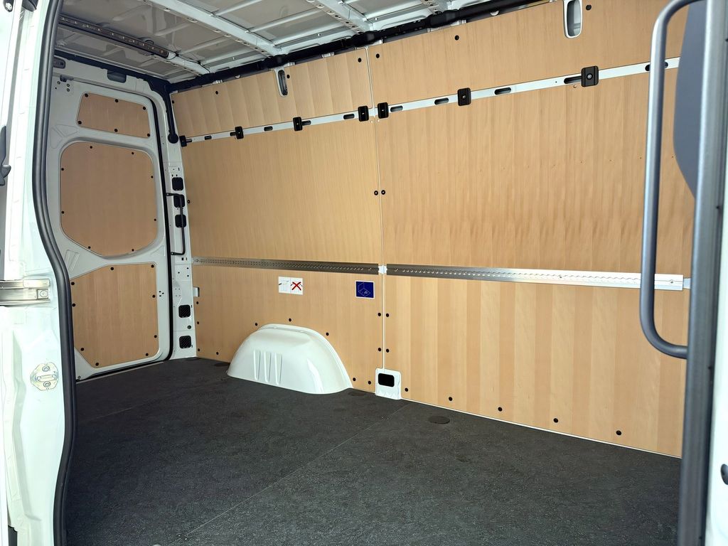 Mercedes-Benz Sprinter 2025