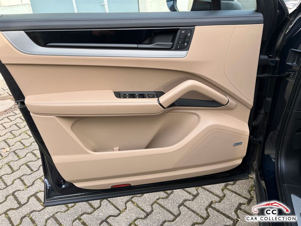 Porsche Cayenne 2023