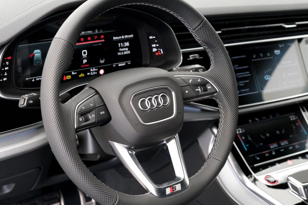 Audi SQ7 2025