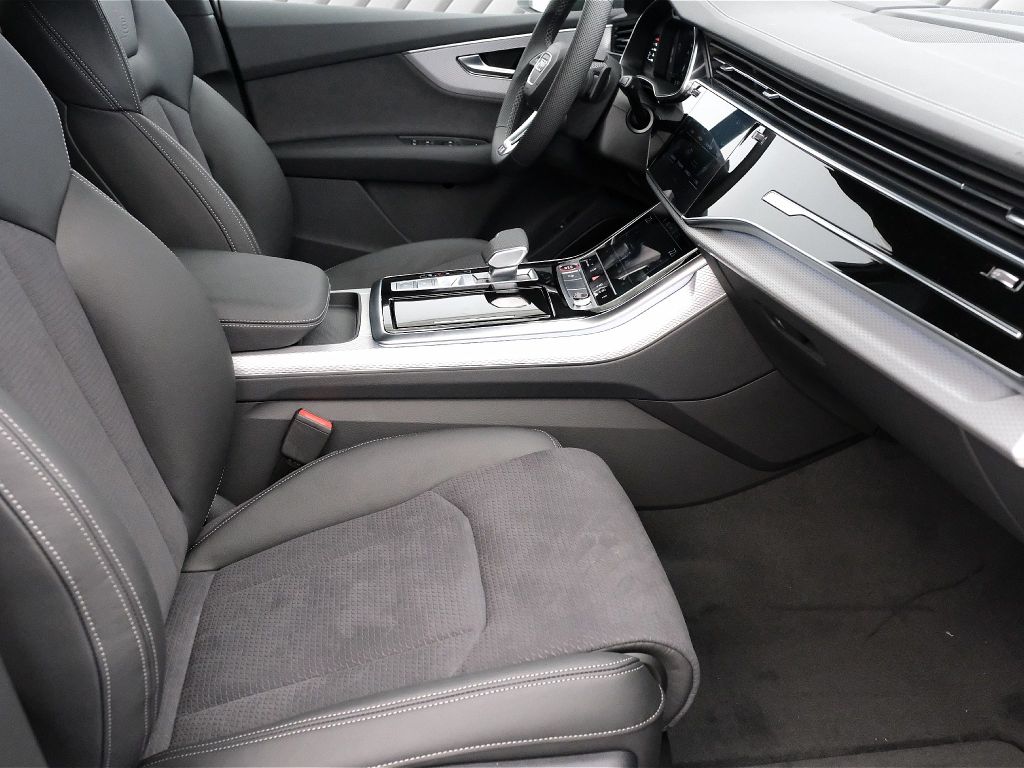 Audi SQ7 2025