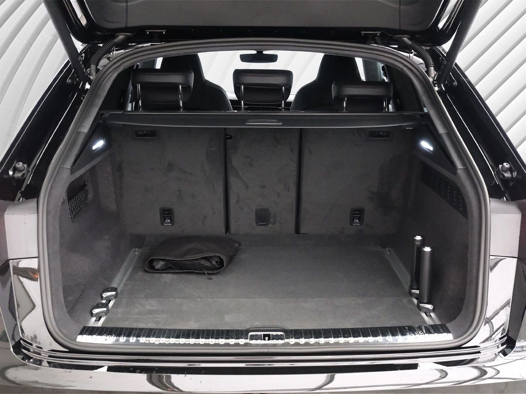 Audi RSQ8 2025
