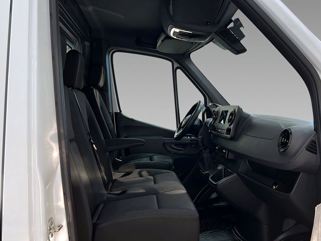 Mercedes-Benz Sprinter 2024