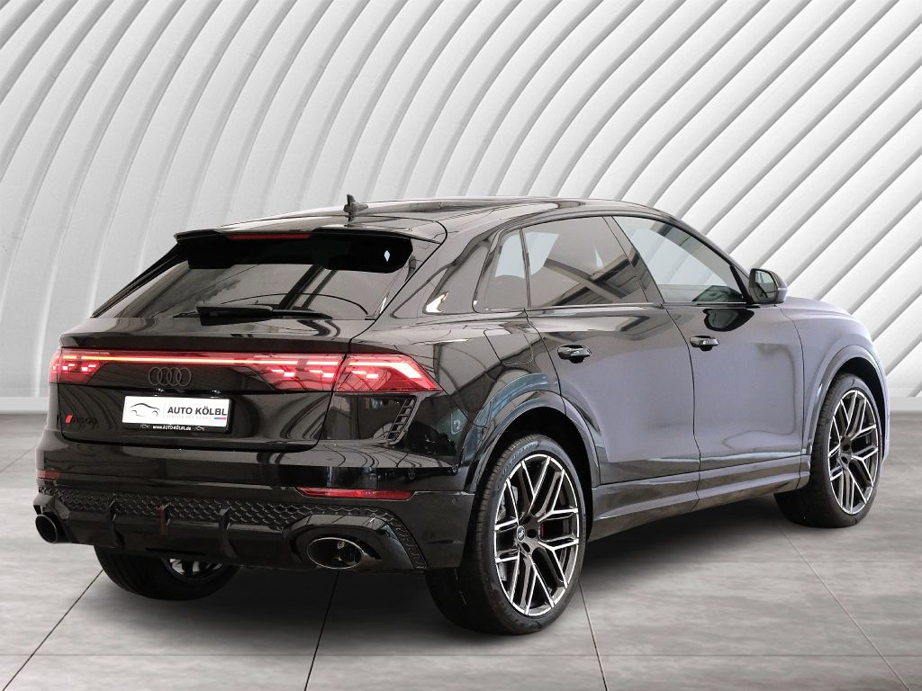 Audi RSQ8 2025