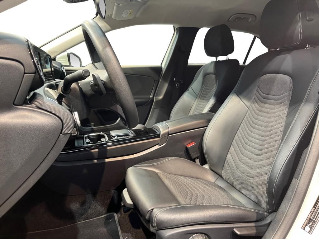 Mercedes-Benz A 220 2023