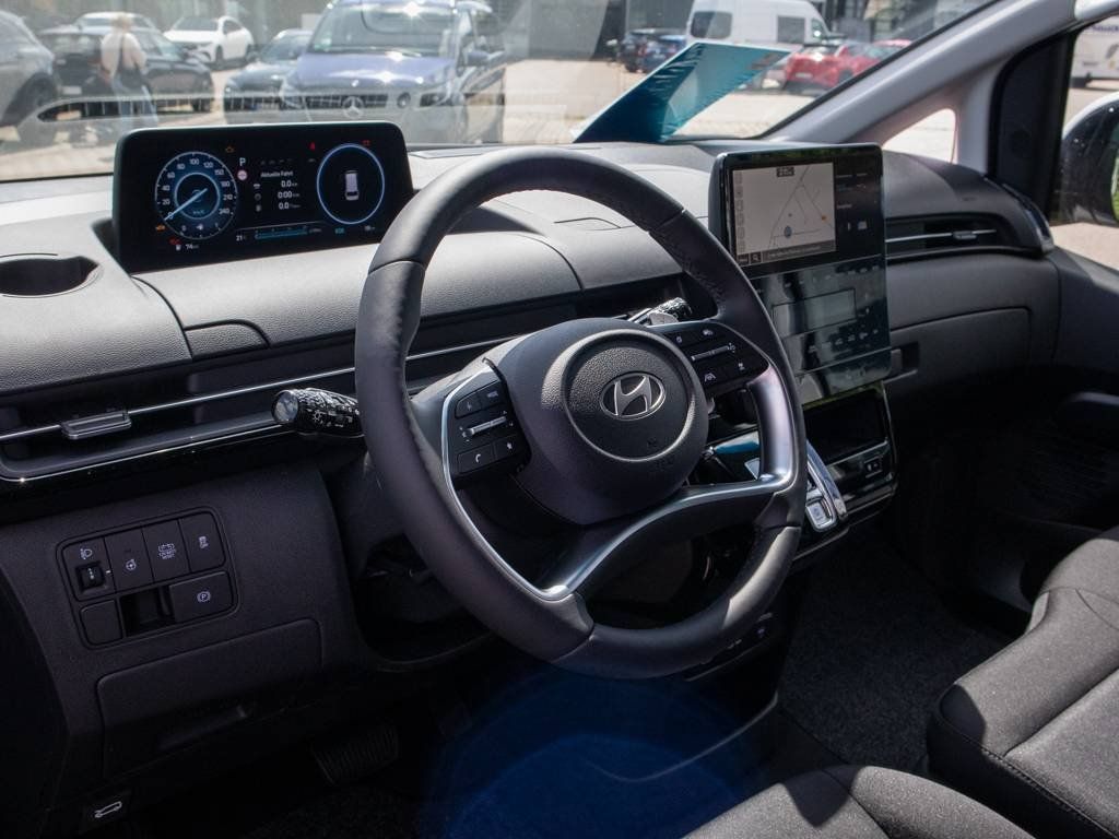 Hyundai STARIA 2025