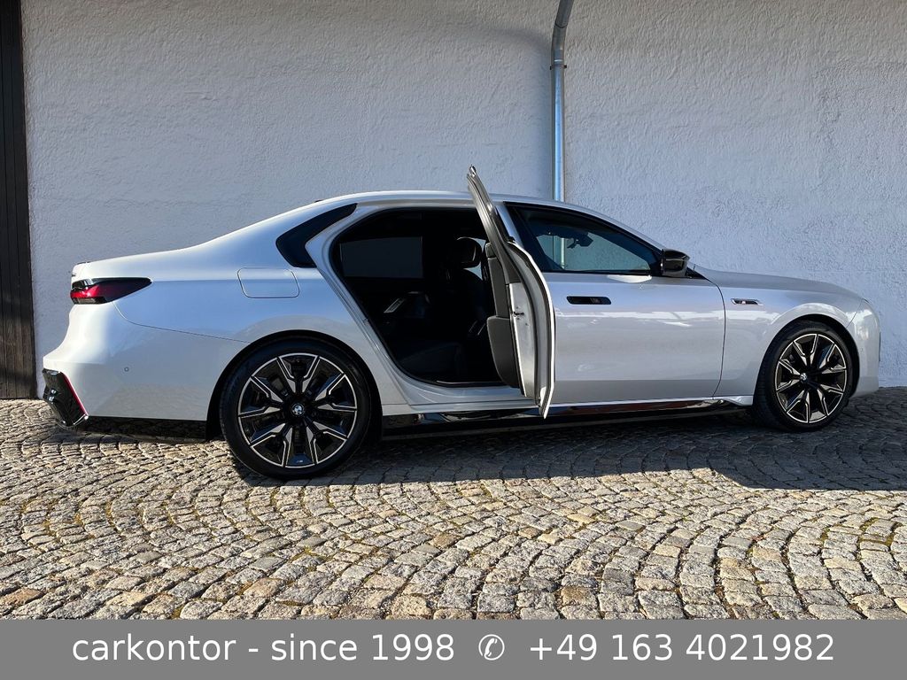 BMW i7 2024