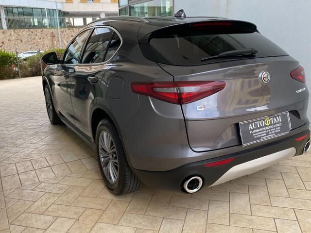 Alfa Romeo Stelvio 2021