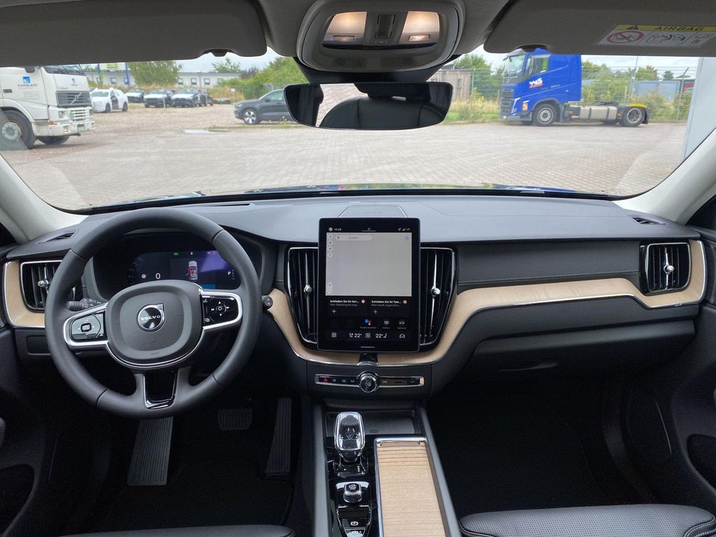 Volvo XC60 2025