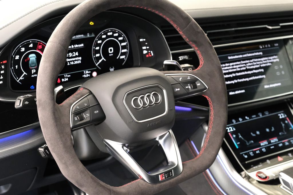 Audi RSQ8