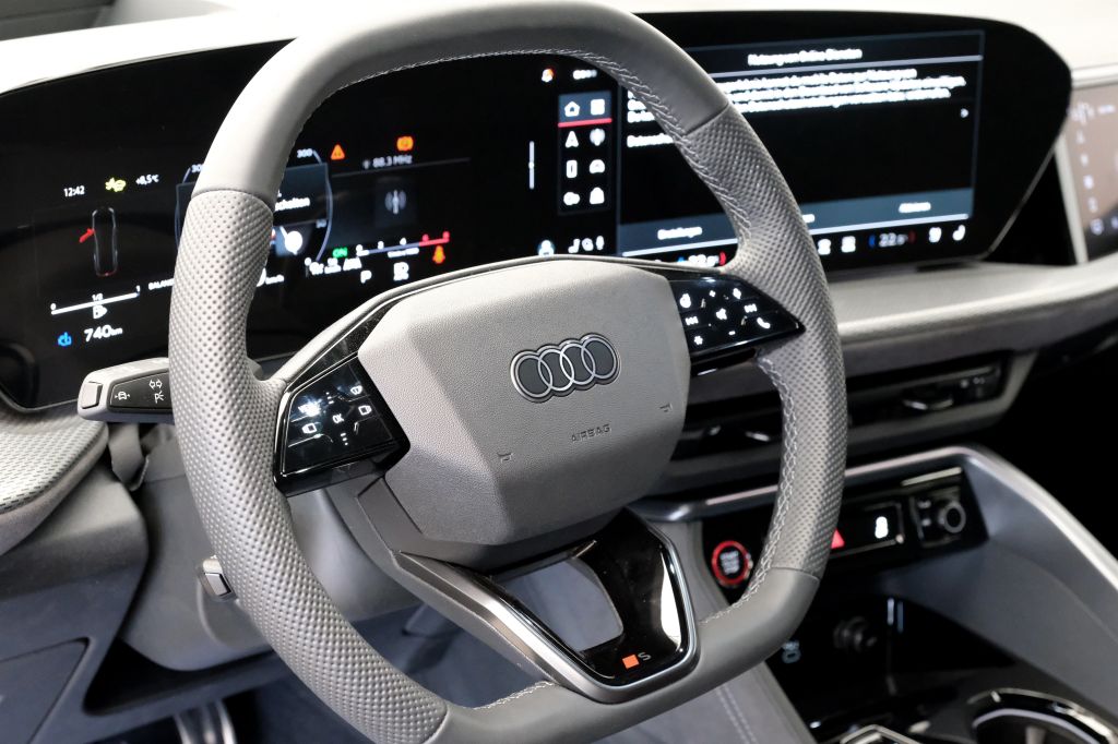 Audi SQ5 2025
