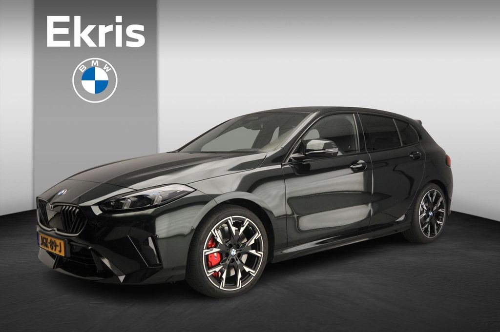 BMW 120 2025