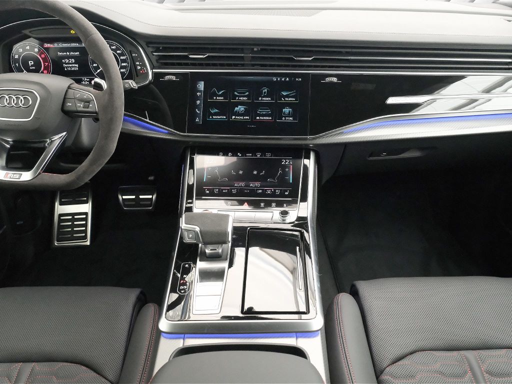 Audi RSQ8
