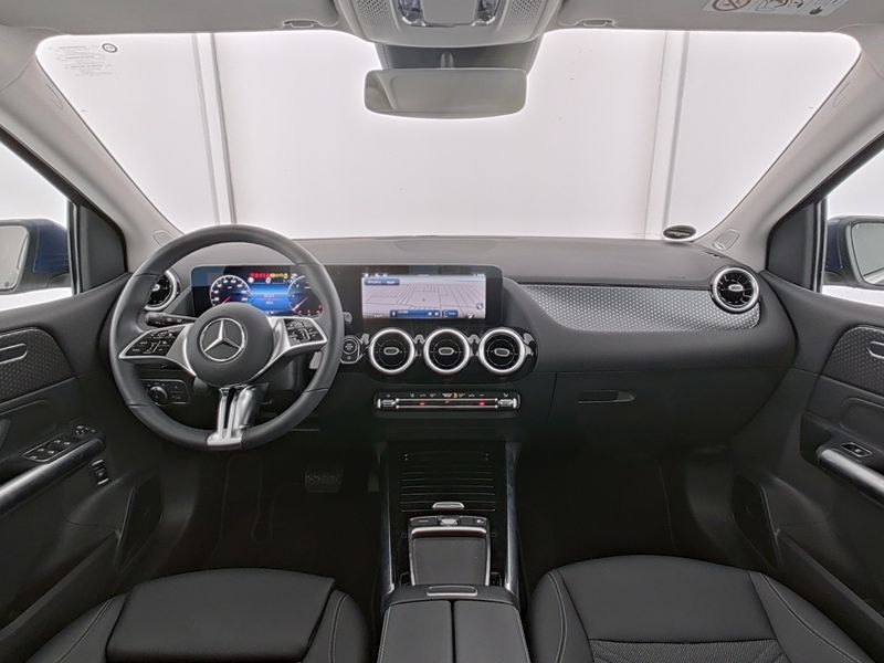 Mercedes-Benz B 220 2024