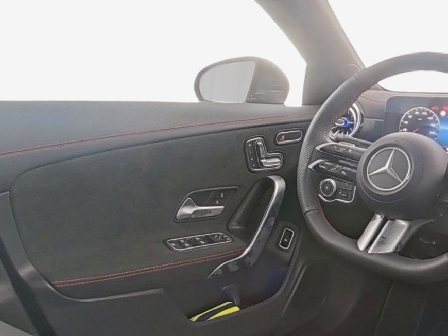 Mercedes-Benz CLA 200 2025