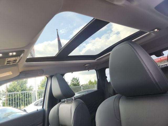 Mitsubishi Plug-in Hybrid Outlander 2025