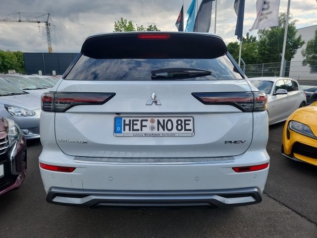 Mitsubishi Plug-in Hybrid Outlander 2025