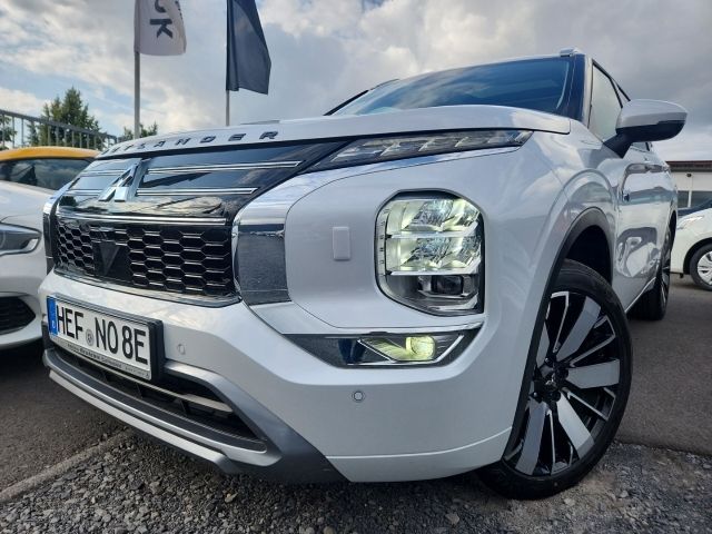 Mitsubishi Plug-in Hybrid Outlander 2025