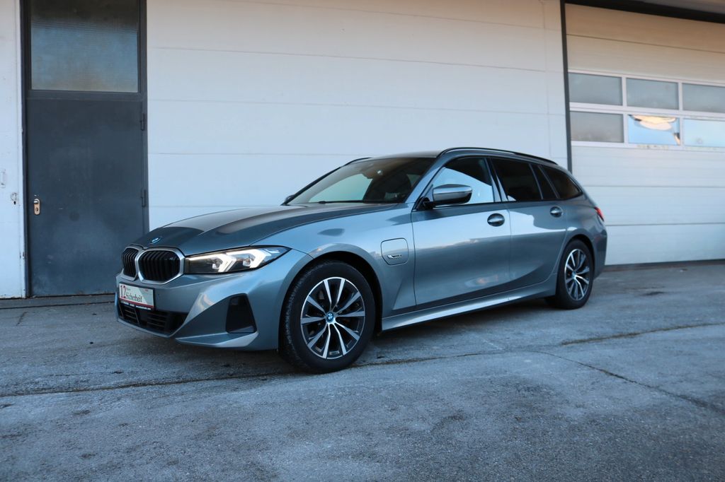 BMW 330 2022