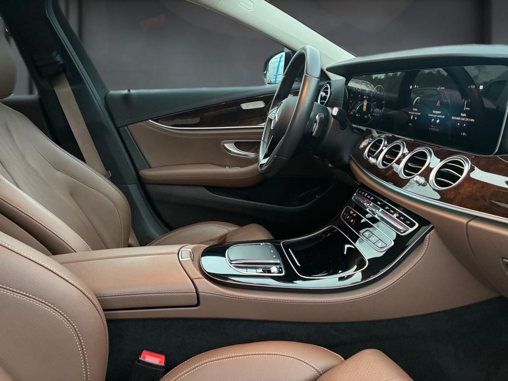 Mercedes-Benz E 220 2022