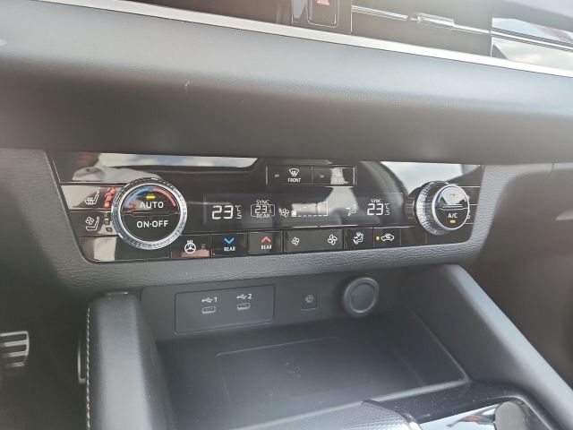 Mitsubishi Plug-in Hybrid Outlander 2025