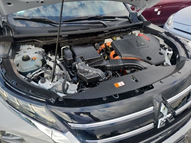 Mitsubishi Plug-in Hybrid Outlander 2025