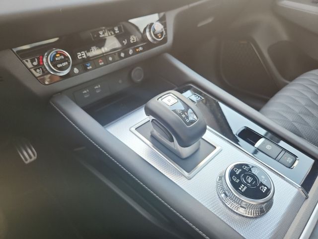 Mitsubishi Plug-in Hybrid Outlander 2025