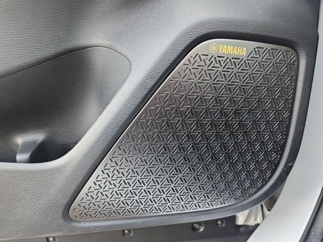 Mitsubishi Plug-in Hybrid Outlander 2025