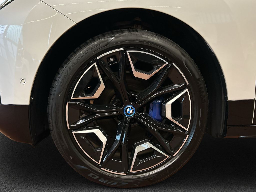 BMW iX 2024