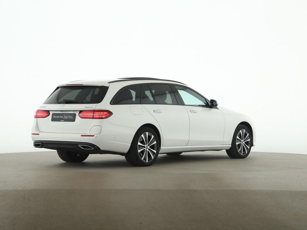 Mercedes-Benz E 300 2022