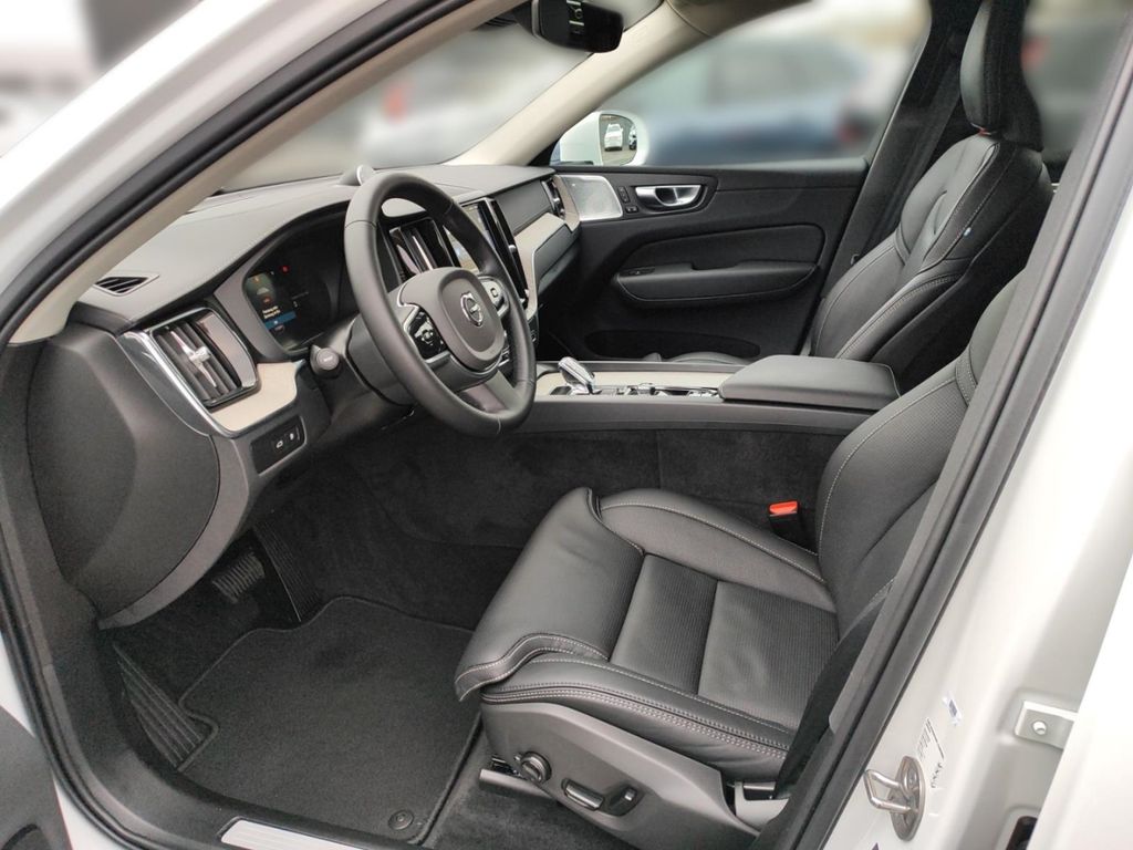 Volvo XC60 2025