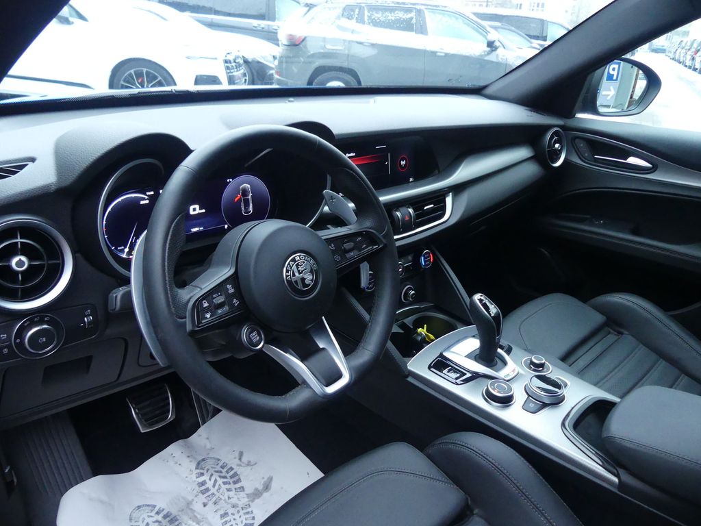 Alfa Romeo Stelvio 2023