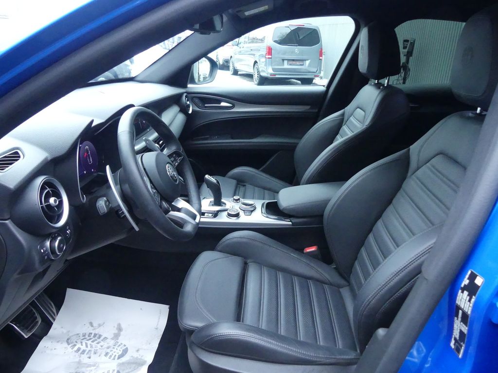 Alfa Romeo Stelvio 2023