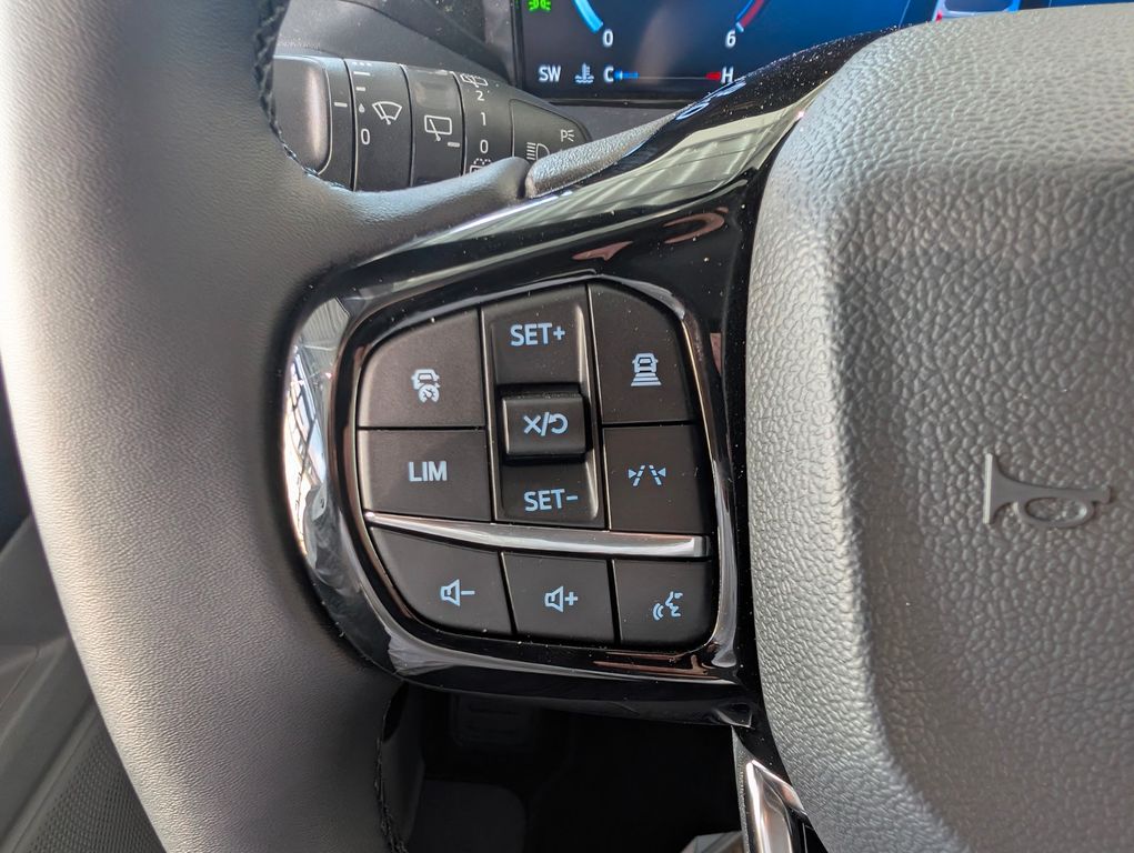 Ford Tourneo Custom 2025