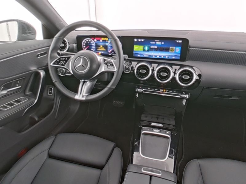 Mercedes-Benz CLA 180 2024