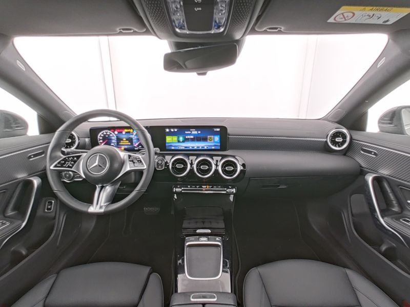 Mercedes-Benz CLA 180 2024
