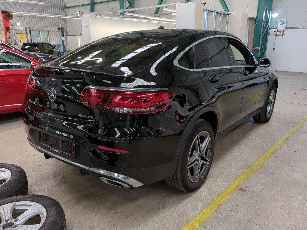 Mercedes-Benz GLC 300 2021