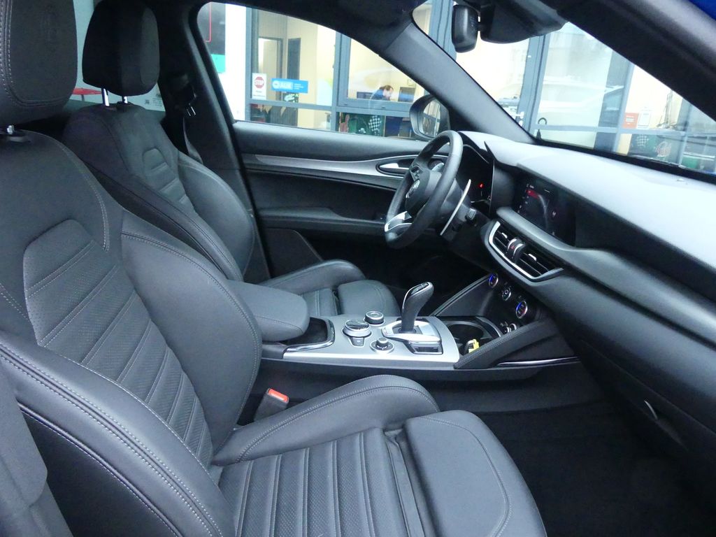 Alfa Romeo Stelvio 2023