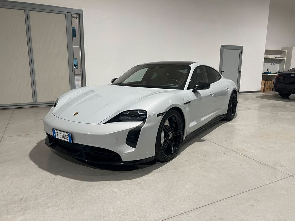 Porsche Taycan 2021