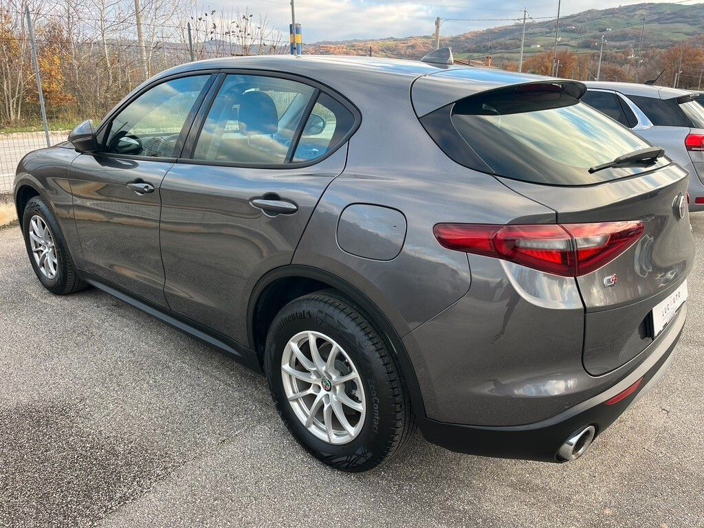 Alfa Romeo Stelvio 2019
