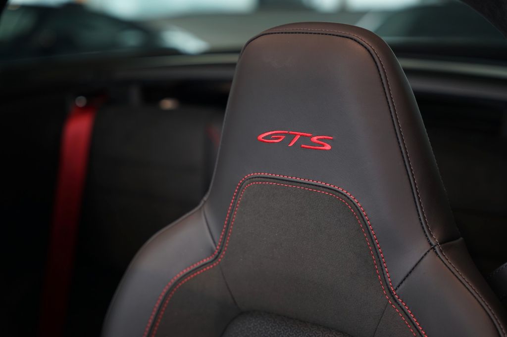 Porsche 992 2025