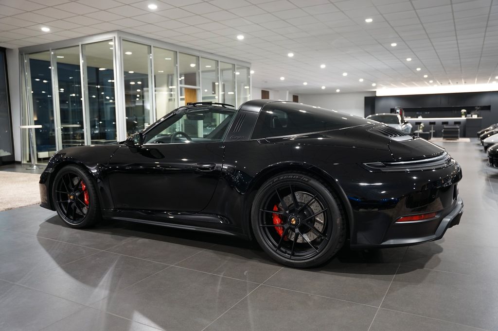 Porsche 992 2025