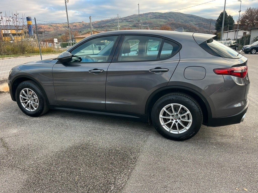 Alfa Romeo Stelvio 2019